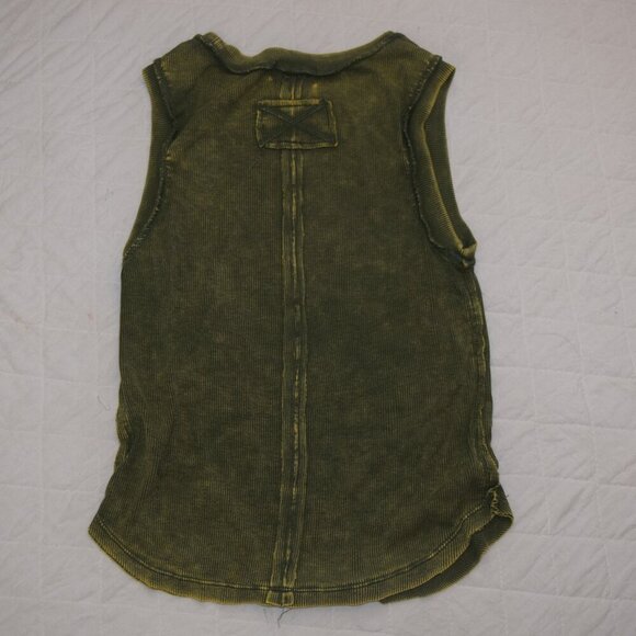 NWT ZENANA Washed Ribbed Scoop Neck Olive Tank Womens Top Medium - Picture 2 of 5